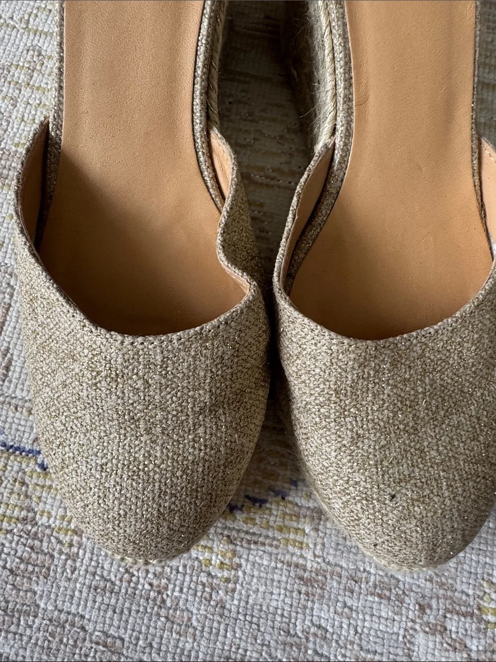 Tuckernuck carina wedges
